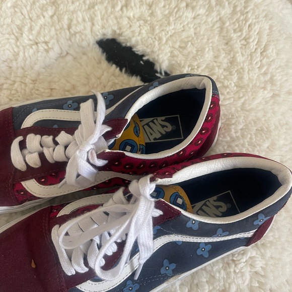 Patterned Vans Size 9 - Picture 3 of 3